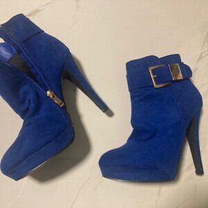 Womens 2LipsToo Blue Suede Gold Buckle-Zipper ankle bootie heels Size 6